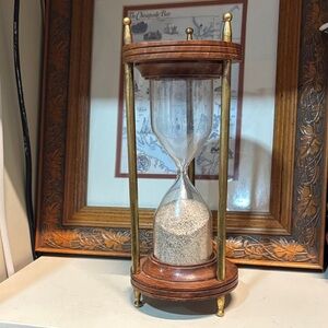 Vintage-Style Hourglass Sand Timer in Wood and Brass